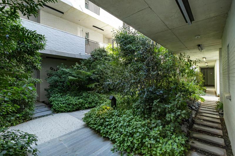 To Let 1 Bedroom Property for Rent in Devonbosch Precinct Western Cape